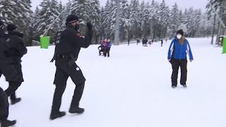 video: Watch: German police chase daytrippers off ski resort slopes as they enforce local coronavirus restrictions