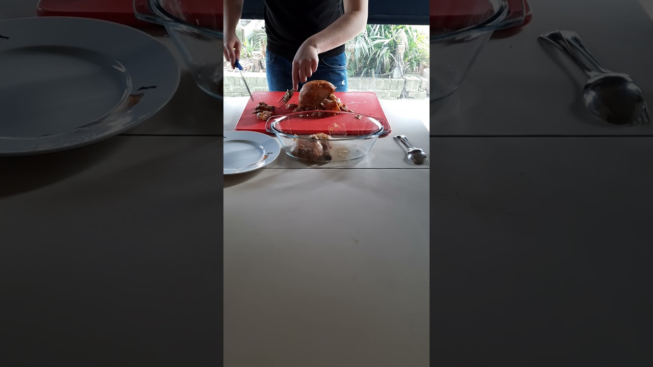 Kip versnijden. Zaalversnijding.