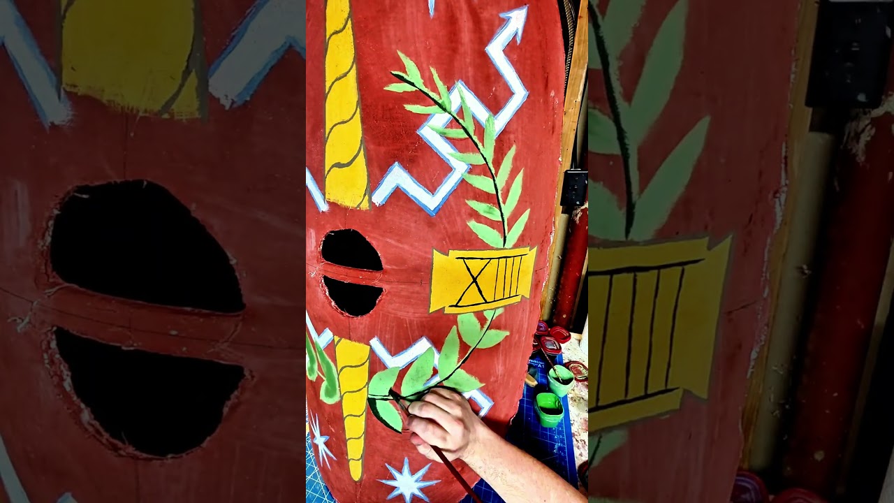 Painting a shield laurel!#wood #craft #paint #painting #shield #romanempire #roman #scutum