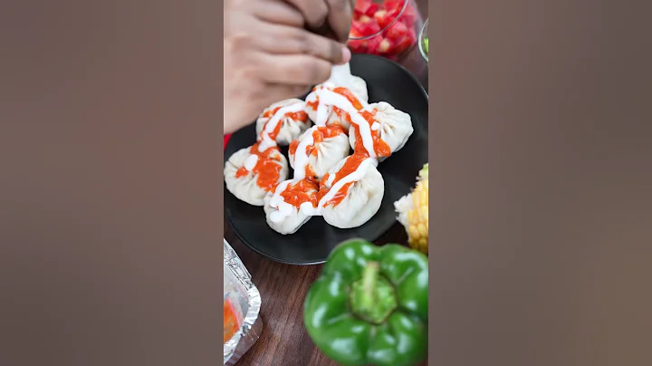 Momo 🥢 Eating  Life Hack 😀  #shorts #ytshorts #comedy  #lifehacks #foodhacks #momos #youtubeshorts