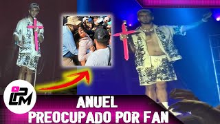 Anuel preocupado por fan desmayado en su concierto