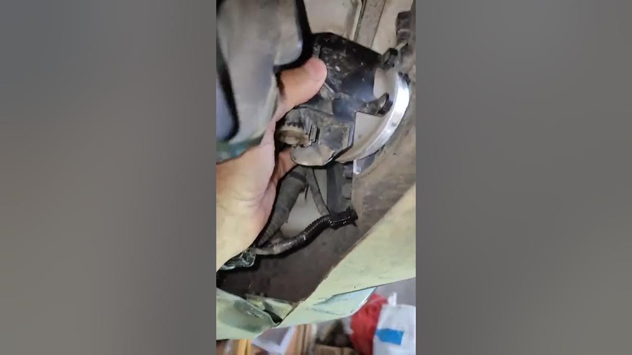 как снять фару приус 30