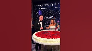 El toque final en su pastel 💍