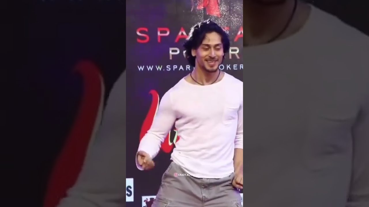 Tiger Shroff Live dance on beat pe Booty Song 