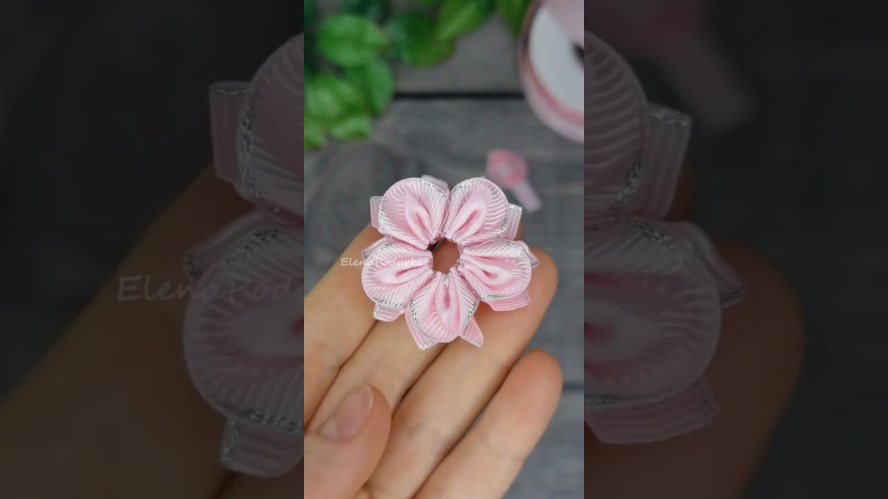 Цветок из лент 