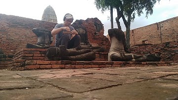 Axoloti based DIY synth played inThailand Ayotthaya Templeruins.