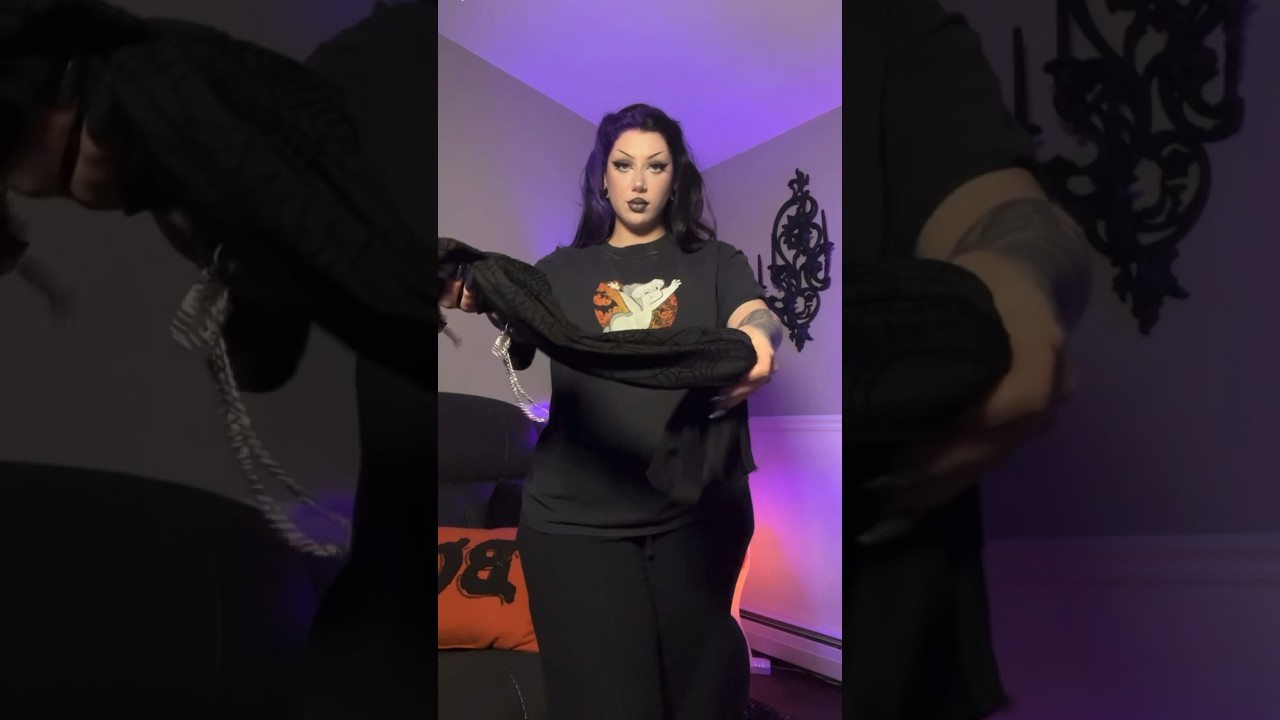 Ok what about this outfit??? #outfittransition #gothgirls #gothicstyle #tattooed