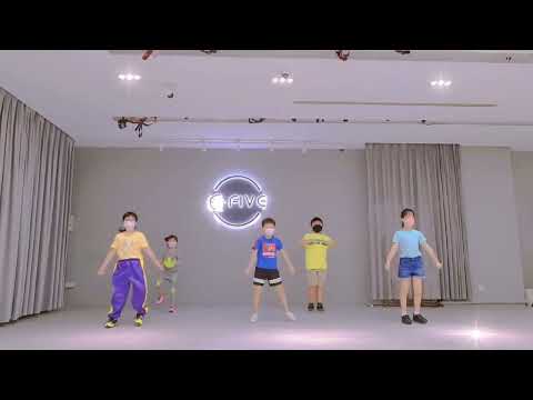 baby hiphop dancing !听妈妈的话