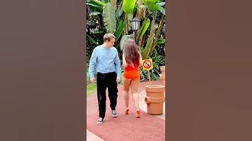 Passerby CANNOT ACCEPT fact that girls have right to wear short dresses..🤦🏻‍♀️😫LA ELVÍRA #shorts