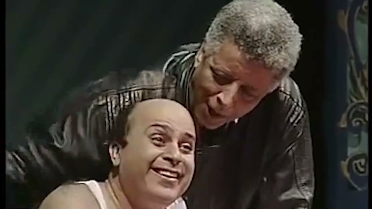 هتموت من الضحك مع محمد صبحي وهو بيحقق مع المؤلف بسبب اسم رواية الديكتاتور