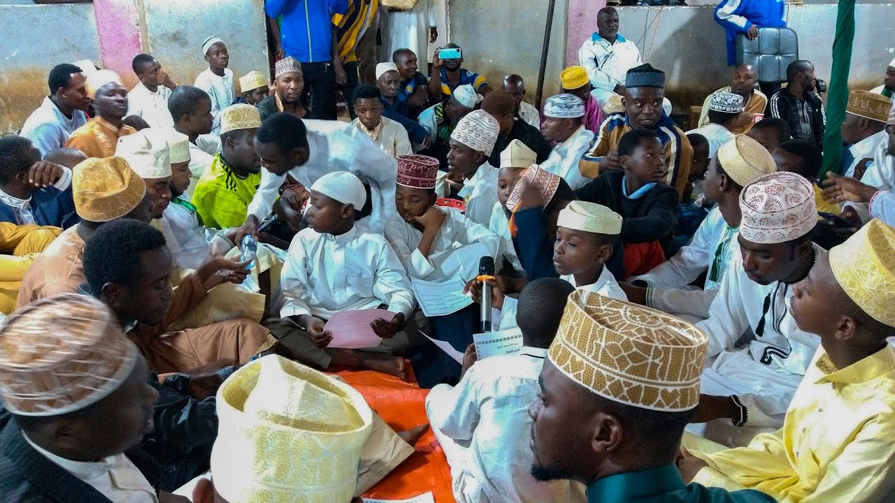 BAYYAT YA WENYEJI ALAKIDA MADRASA CHAMWINO  YAWASHANGAZA WENGI/ WAKIWA NA WATOTO WA USTADH BAGGO