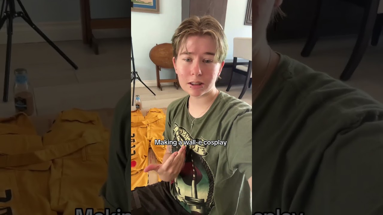 Meet my surprise cosplay!!