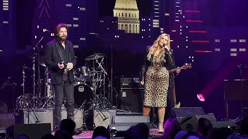 Thumbnail of Trisha Yearwood and Ronnie Dunn on Austin City Limits "I'll Carry You Home"