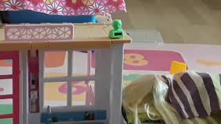 Barbieler Oruç Tutuyor