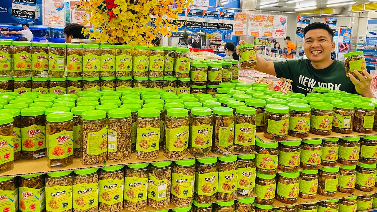 Tết Lớn SIÊU THỊ SAIGON Ngập Tràn Bánh Kẹo Nhập, Khô Mực, Dưa Chua, Kiệu, Dưa Món Rẻ Quá Rẻ