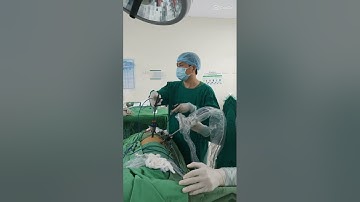 Phẫu thuật nội soi sau phúc mạc tạo hình niệu quản nằm sau Tĩnh mạch chủ bụng