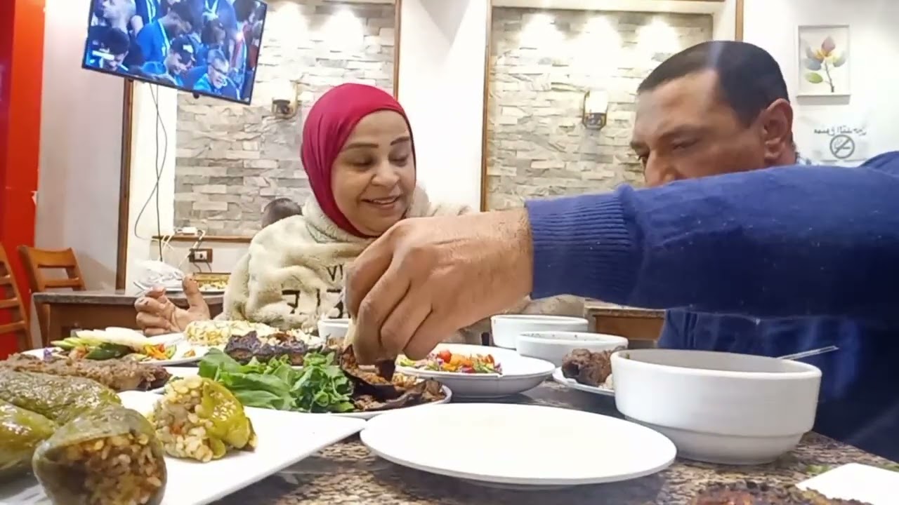 ياستي احنيا شحاتين الشحات ليه نص البلد  😝 ربنا يحبب فيه خلقه يارب وارزوقني