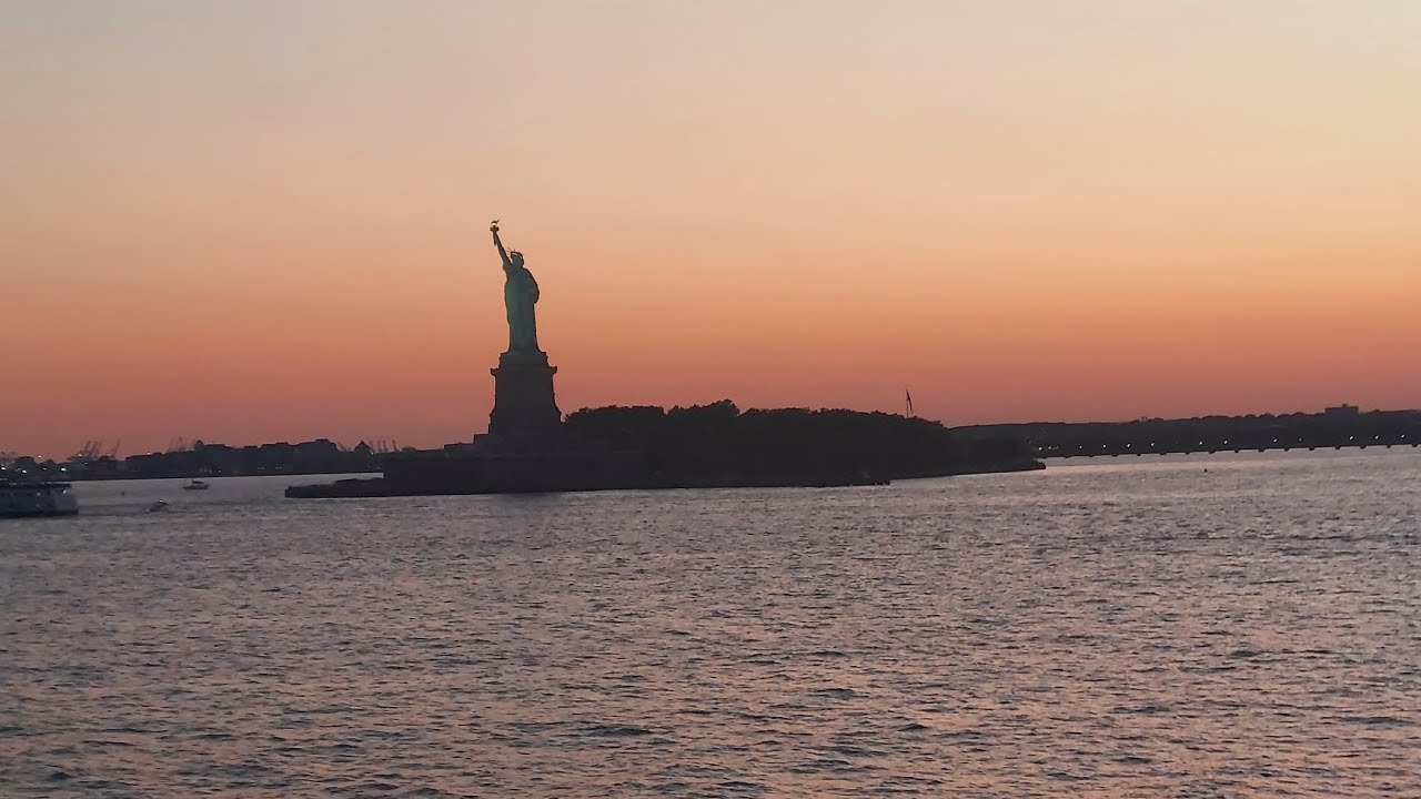Day 3 in New York (Part 2) 🗽 Staten Island Ferry + City Views at Sunset 🌆✨