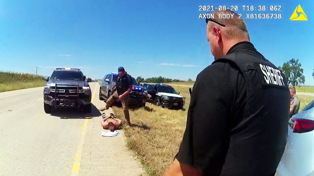 Трое наркоторговцев приговорены к 48 годам лишения свободы за нападение на полицейскую машину