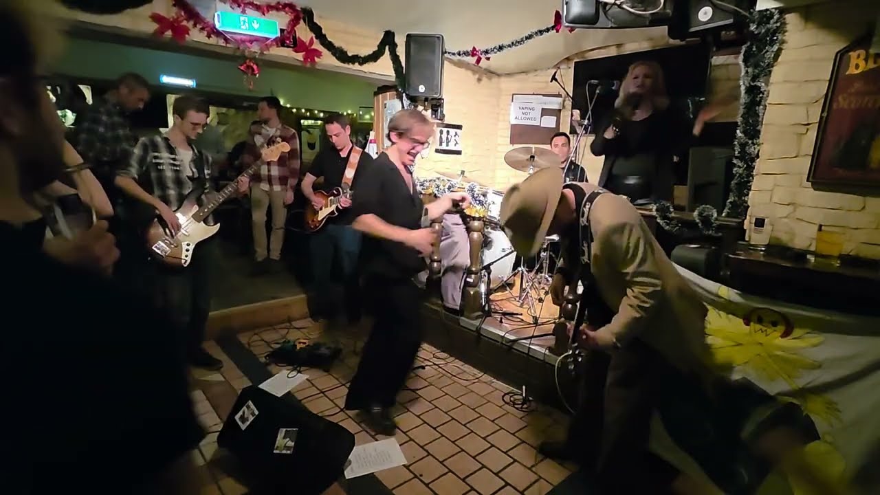 Are You Gonna Be My Girl by Jet | Cover by Last Cats On Earth @ Shamrock Munich