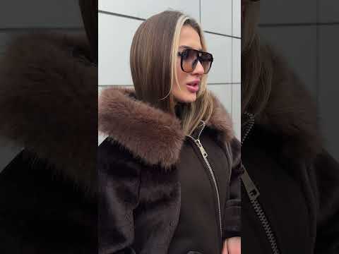 Дублянка жіноча зимова з хутром подовжена з капюшоном шоколад, видео 1