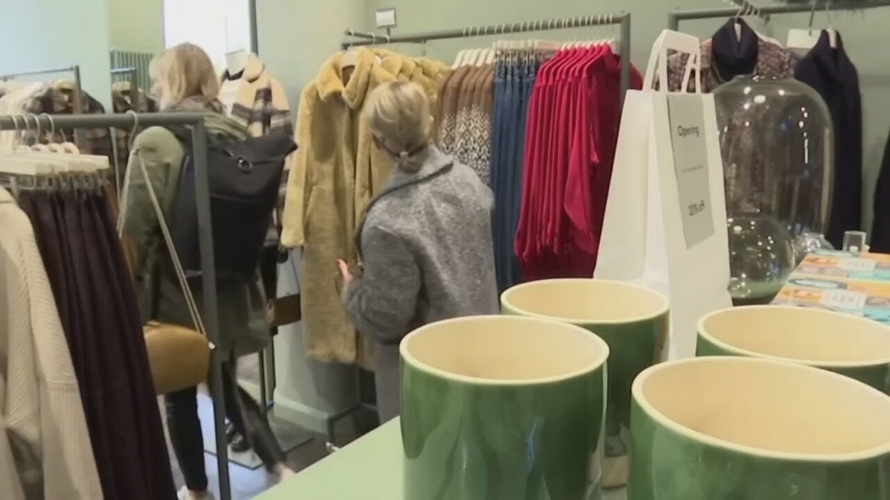 Black Friday Shoppers Hit The Mall In OKC - YouTube