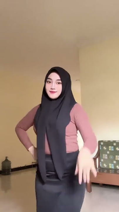 Goyang rok span sempit #kanda #fyp #fypシ゚viral