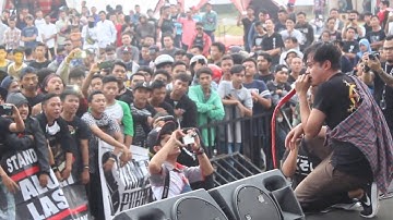 ALONE AT LAST MENGGILA DI KARAWANGCLOTHFEST2