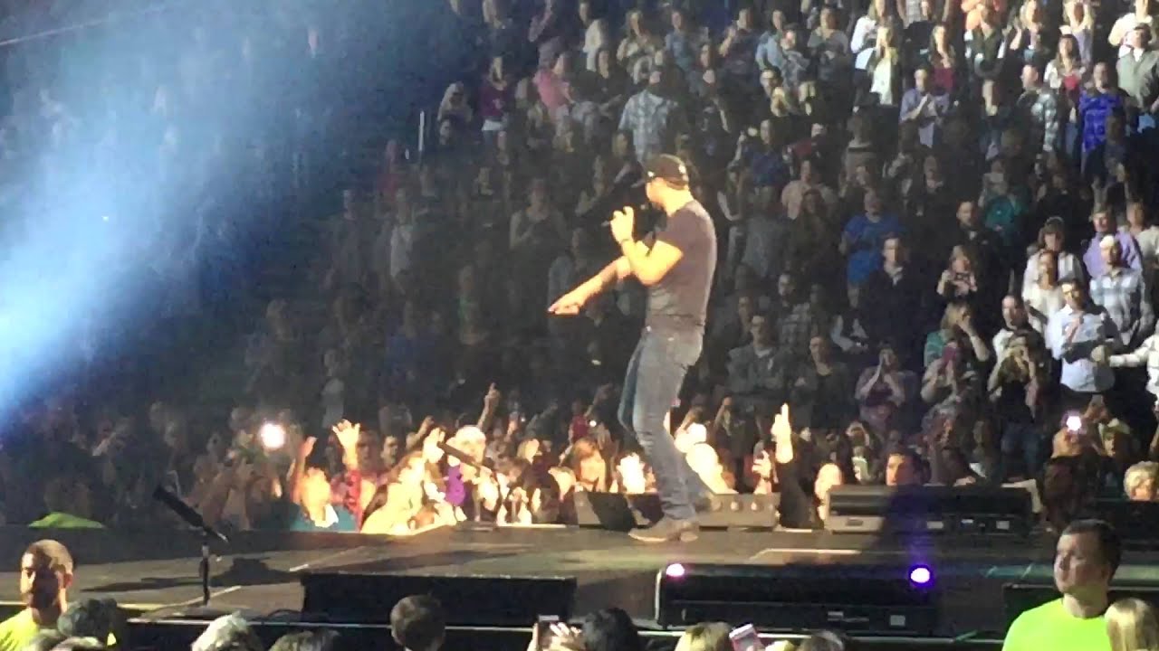 Luke BryanThat's My Kind Of Night live in Peoria Illinois YouTube