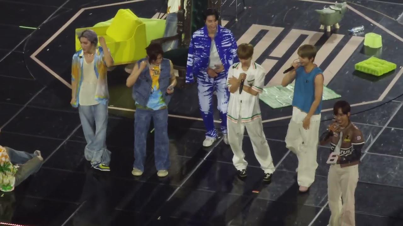 230716 엔시티 127 팬미팅 정우 복근 대방출 ㅋㅋㅋ