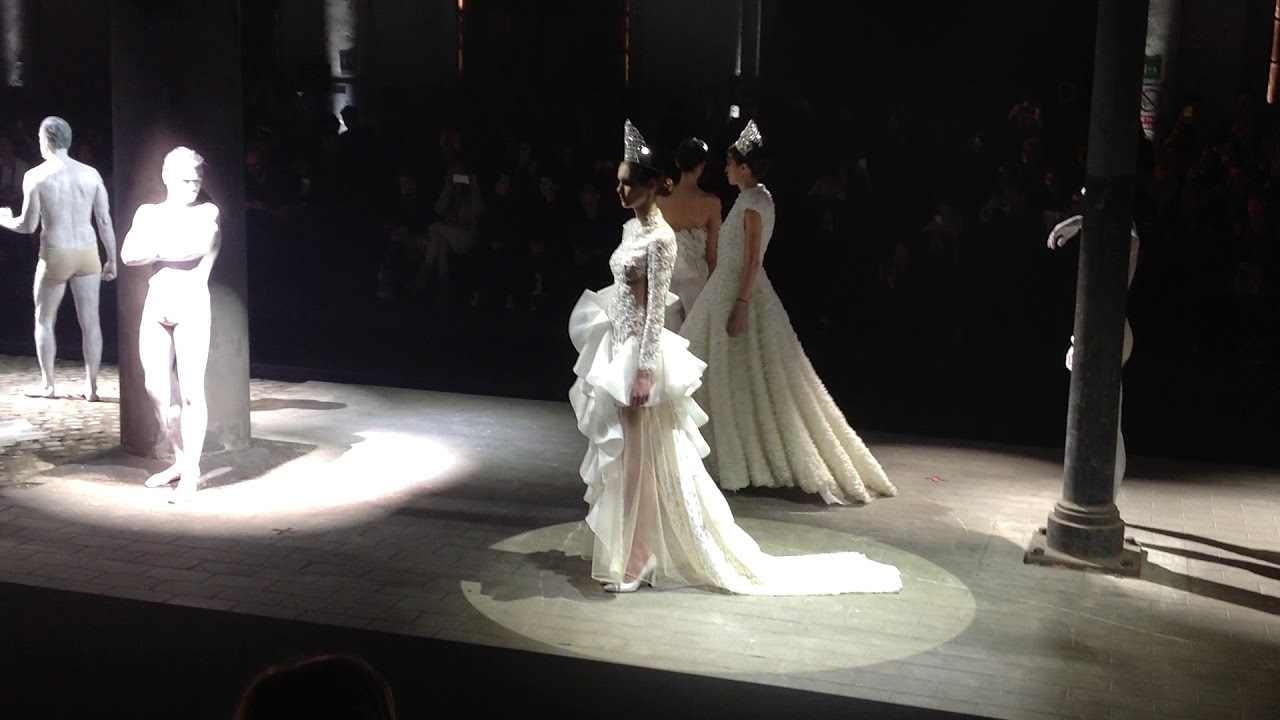 Sfilata Filippo Laterza Altaroma Video Valentina Roma