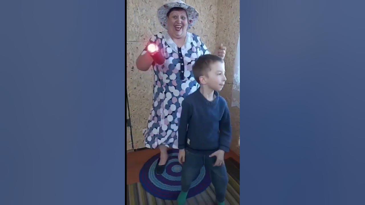 Васильев с булочкой? - YouTube