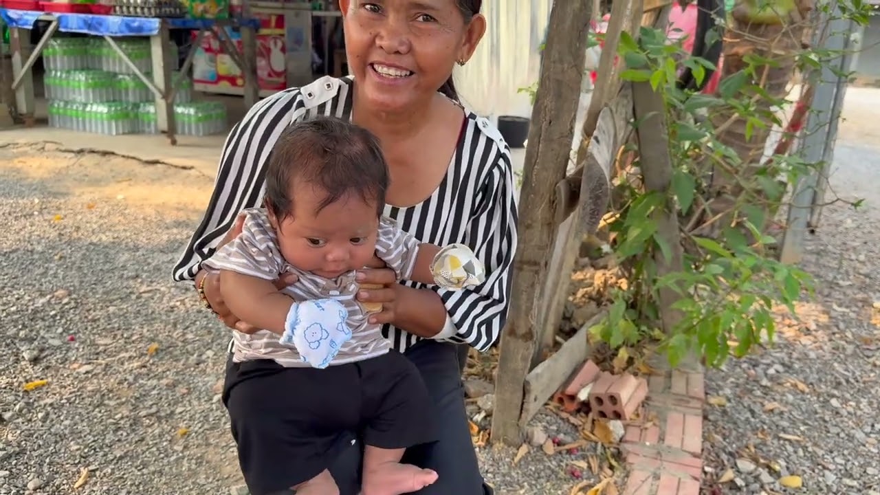 Today, we're making Samlor Duck with kroeung and banana stem!
