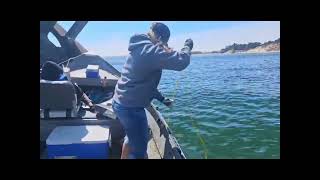 Crabbing on a drift boat for the 1st time! @BlacklionRacing 