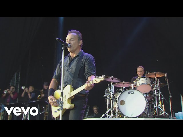 Bruce Springsteen - Cover Me (from Born In The U.S.A. Live: London 2013) class=