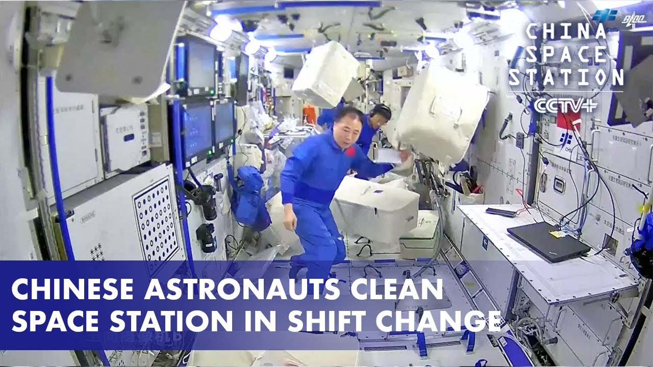 Chinese Astronauts Clean Space Station in Shift Change - YouTube