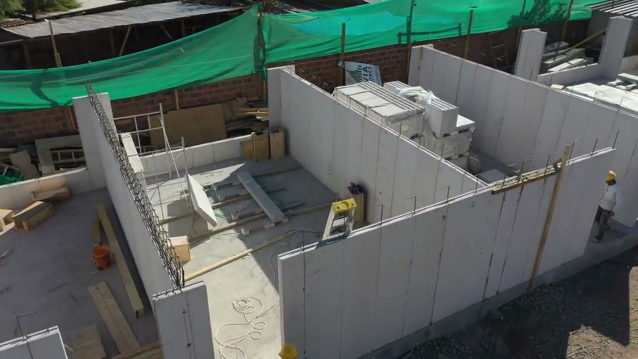 Viviendas construidas con paneles de hormigón prefabricados - FASTWORK - Santiago de Chile.