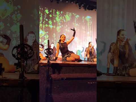 Trecho da Coreografia de Sparkling Diamonds