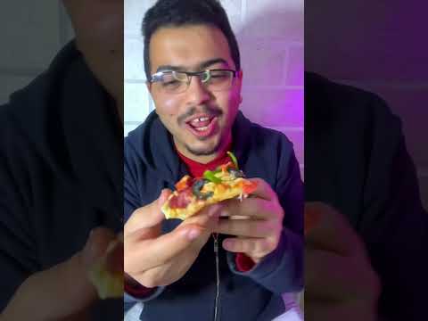 ارخص بيتزا من بيتزا هت   منتجات تجربة اكلات شيكولاتة اكل نوتيلا بيتزا