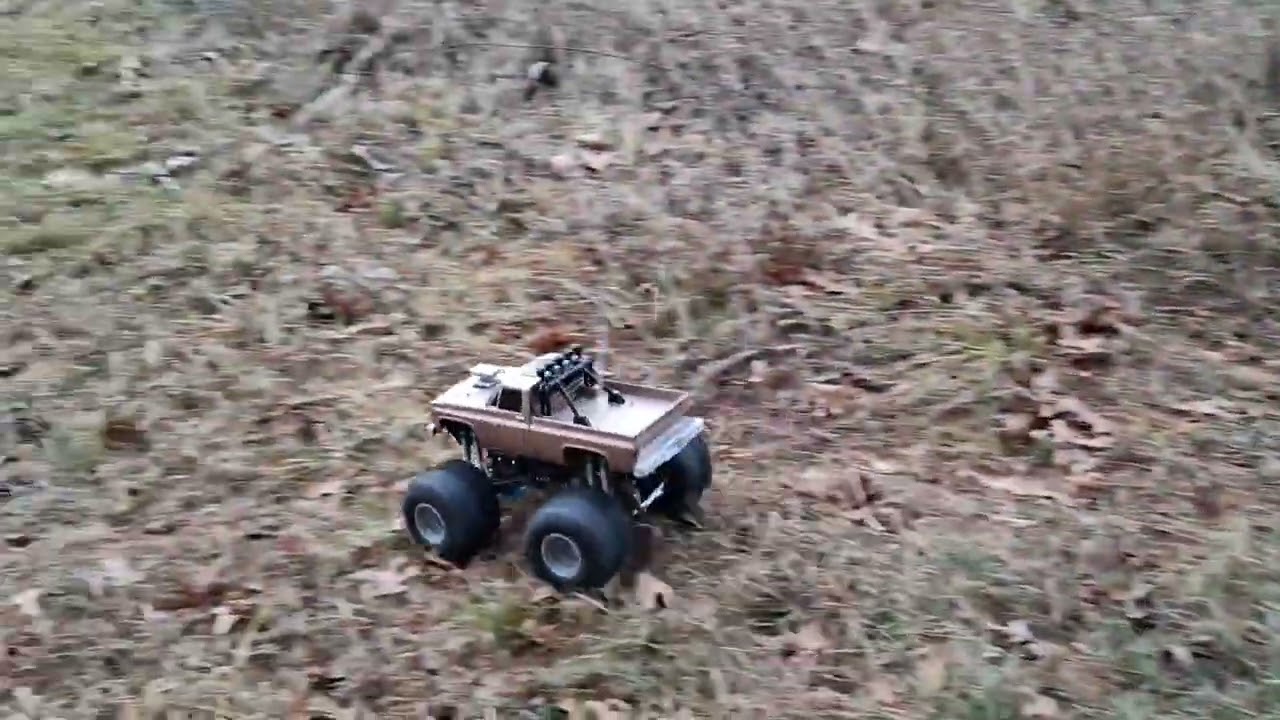 Tamiya Super Clodbuster running on 8.4v nimh battery