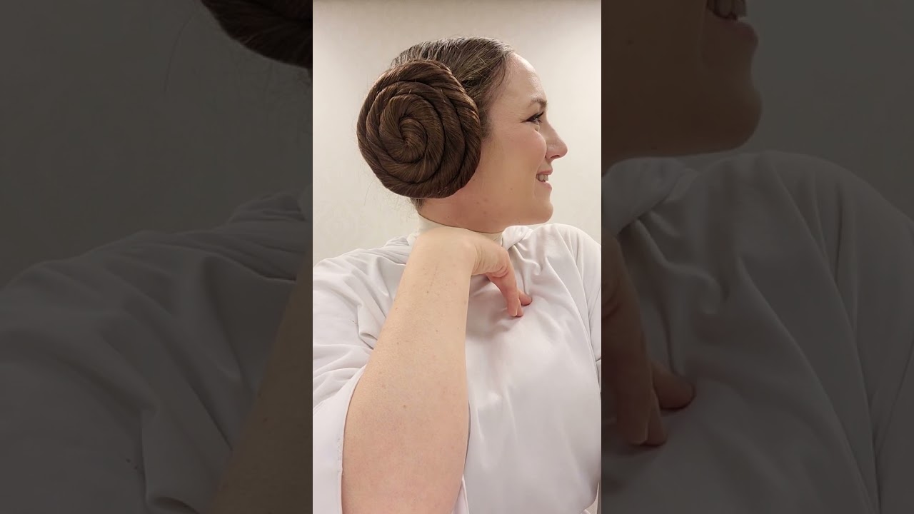 Live panel footage from Farpoint con: Cosplay Mishaps