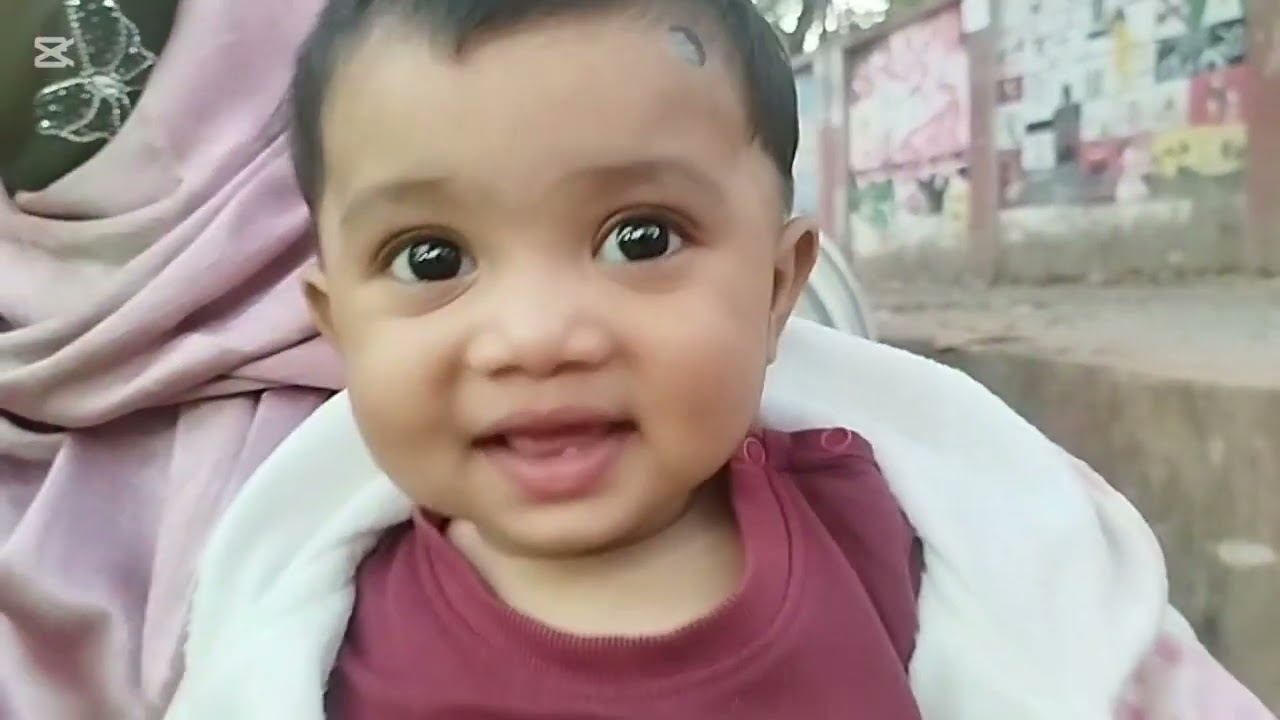 জিলা স্কুলের কাছে আসলাম পছন্দের খাবার খাওয়ার জন্য। ঈদ আসার আগেই বাচ্চারা ঈদের গিফট পেয়ে গেছে🥰🥰🥰🥰 