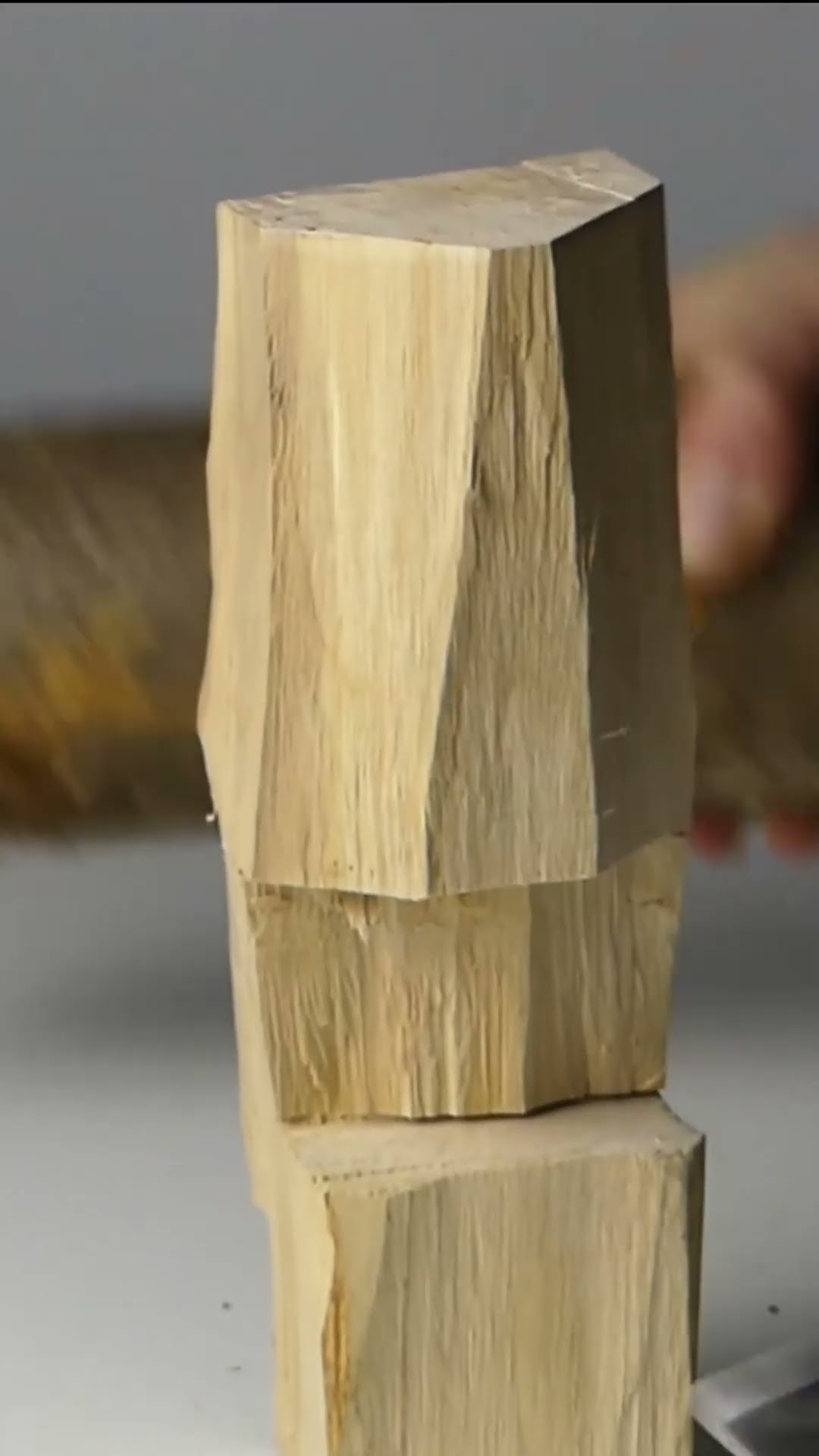 Individuelle Holzschnitzerei  l  Traditionelle Handwerkskunst aus Südtirol