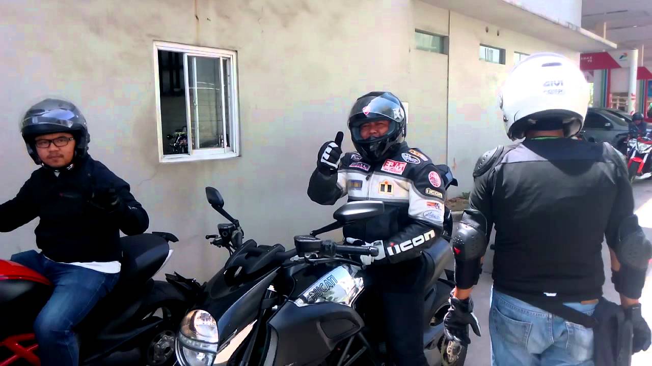 Cara Mengendarai Motor Besar Ducati Dan Harley YouTube