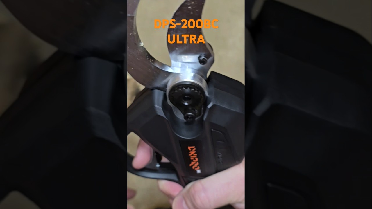Акумуляторний секатор Dnipro-M DPS-200BC ULTRA