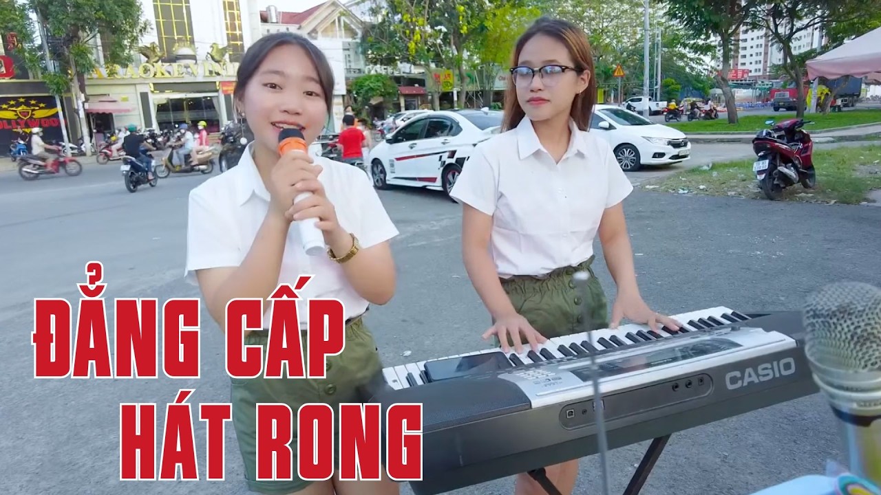 Hát Rong Bolero Cực Đẳng Cấp Giữa Phố - Hà Vi Khiến Người Qua Đường Không Rời Mắt - Hà Vi