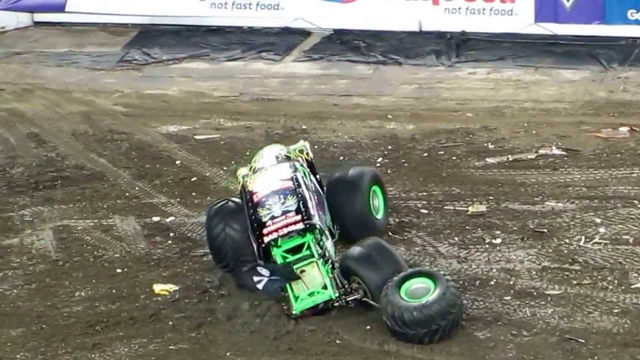 Monster Jam 2014 Grave Digger monster truck loses a wheel YouTube