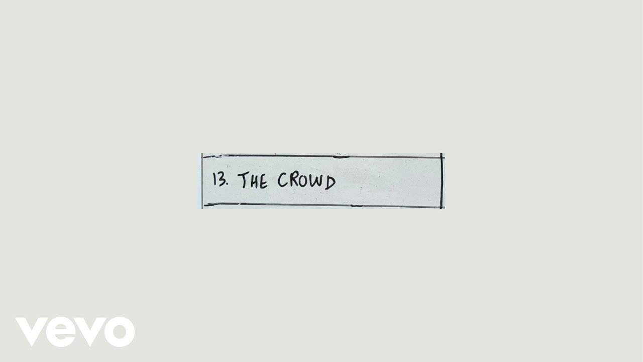 Lizzy McAlpine - The crowd (Lyric Video)