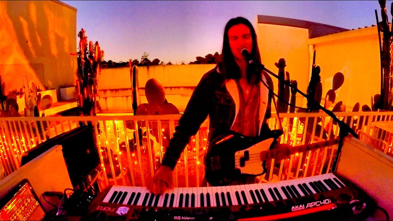 Tropical Piano Groove Machine No.3 🎹🌴 | Live Looping Funky Jazz House Mix | Life Is A Myth