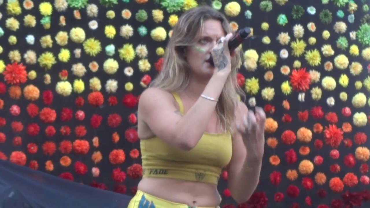 Tove Lo Habits (Stay High) [live FULL HD] YouTube